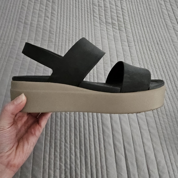 Crocs Brand Brooklyn Low Wedge Shoes - Picture 9 of 10